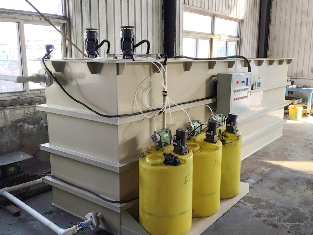 一體化污水處理設(shè)備：小型污水處理場(chǎng)景的高效解決方案