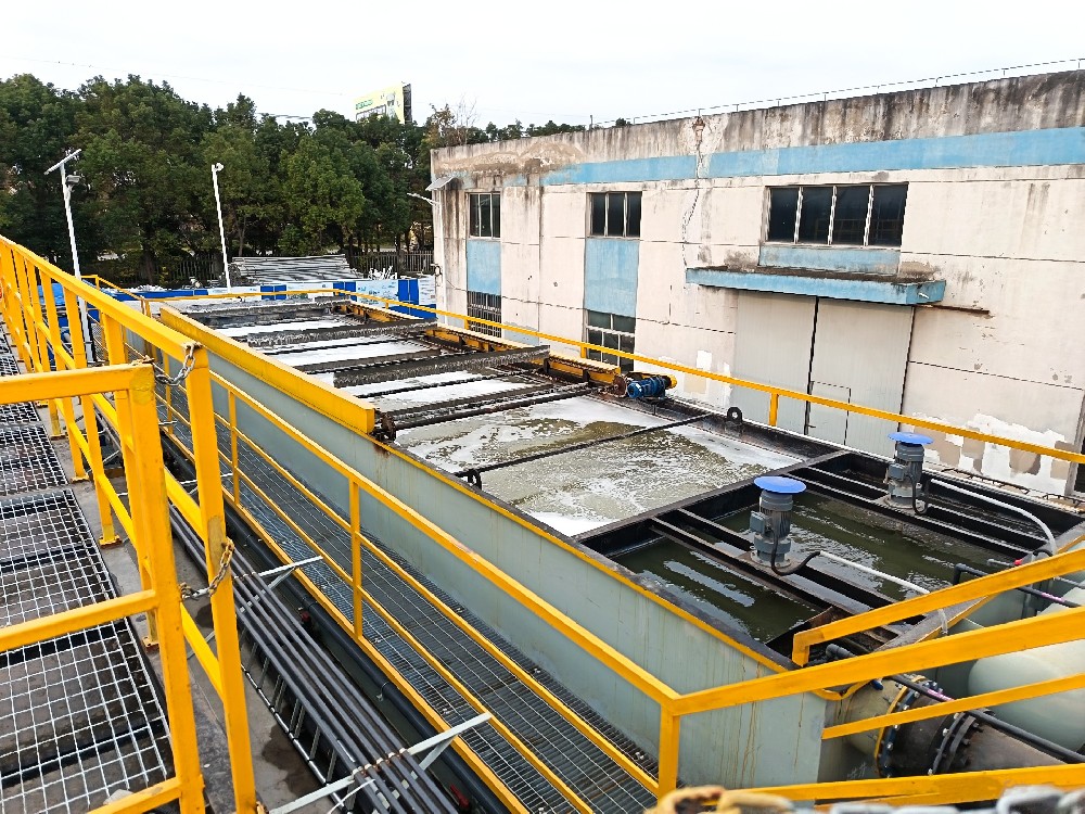 清洗袋子廢水處理中溶氣氣浮機(jī)的應(yīng)用方案